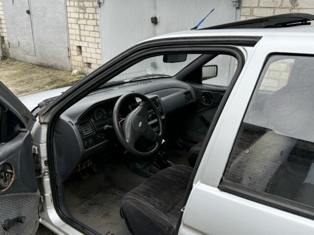 Сірий Форд Інша, об'ємом двигуна 1.6 л та пробігом 360 тис. км за 1000 $, фото 6 на Automoto.ua