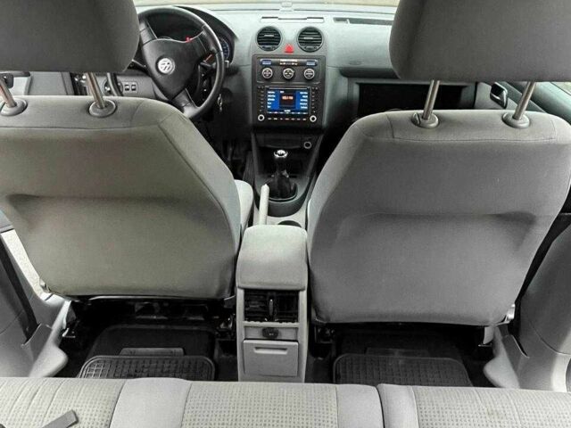 Сірий Форд Інша, об'ємом двигуна 1.9 л та пробігом 4 тис. км за 6300 $, фото 1 на Automoto.ua