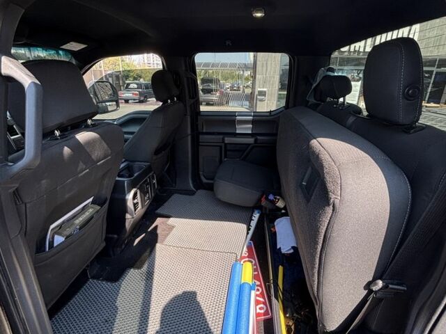 Сірий Форд Інша, об'ємом двигуна 5 л та пробігом 55 тис. км за 26000 $, фото 5 на Automoto.ua