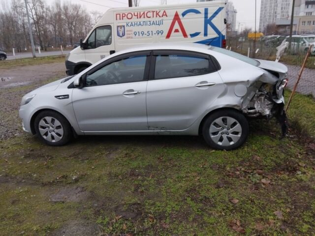 Серый Форд Другая, объемом двигателя 1.6 л и пробегом 81 тыс. км за 5018 $, фото 1 на Automoto.ua