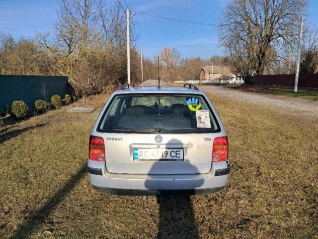 Сірий Форд Інша, об'ємом двигуна 1.9 л та пробігом 430 тис. км за 3000 $, фото 1 на Automoto.ua