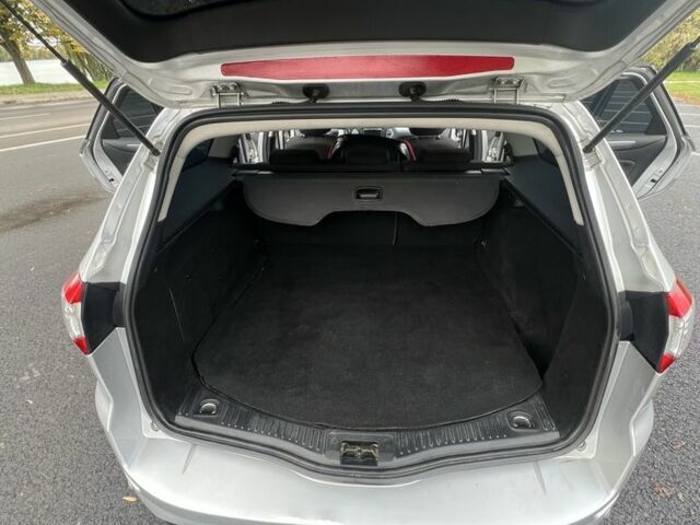 Сірий Форд Інша, об'ємом двигуна 1.6 л та пробігом 198 тис. км за 7500 $, фото 8 на Automoto.ua