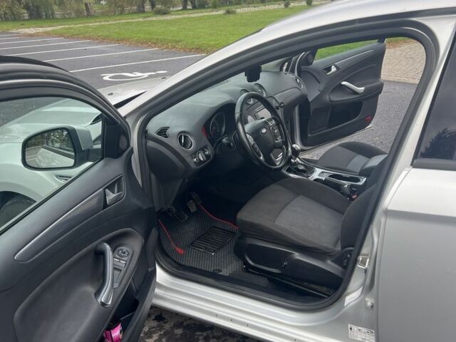 Сірий Форд Інша, об'ємом двигуна 1.6 л та пробігом 198 тис. км за 7500 $, фото 10 на Automoto.ua