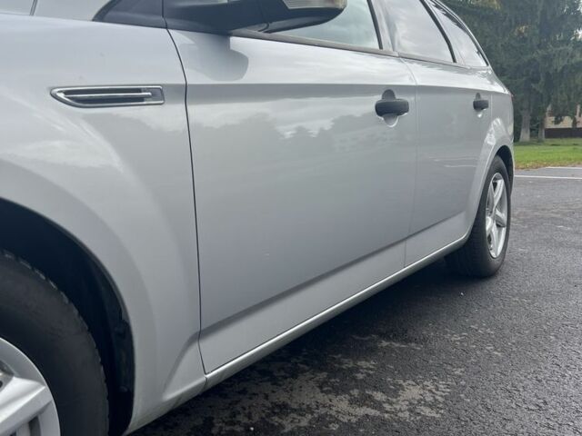 Сірий Форд Інша, об'ємом двигуна 1.6 л та пробігом 198 тис. км за 7500 $, фото 4 на Automoto.ua