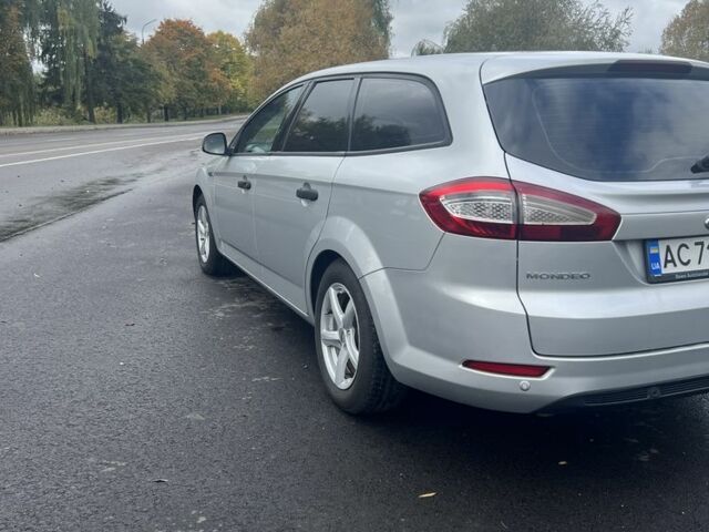 Сірий Форд Інша, об'ємом двигуна 1.6 л та пробігом 198 тис. км за 7500 $, фото 3 на Automoto.ua