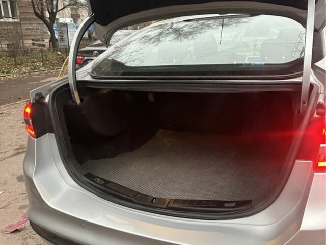 Серый Форд Другая, объемом двигателя 1.5 л и пробегом 173 тыс. км за 10500 $, фото 4 на Automoto.ua