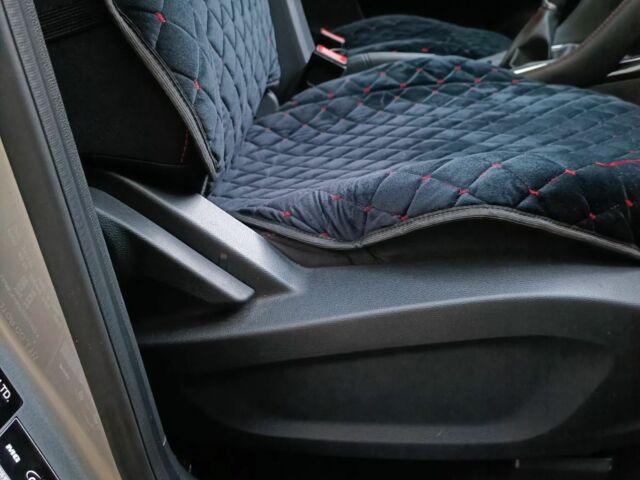 Сірий Форд Інша, об'ємом двигуна 1.6 л та пробігом 28 тис. км за 16667 $, фото 5 на Automoto.ua