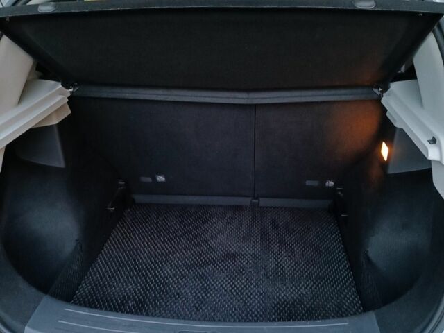 Сірий Форд Інша, об'ємом двигуна 1.6 л та пробігом 28 тис. км за 16667 $, фото 6 на Automoto.ua