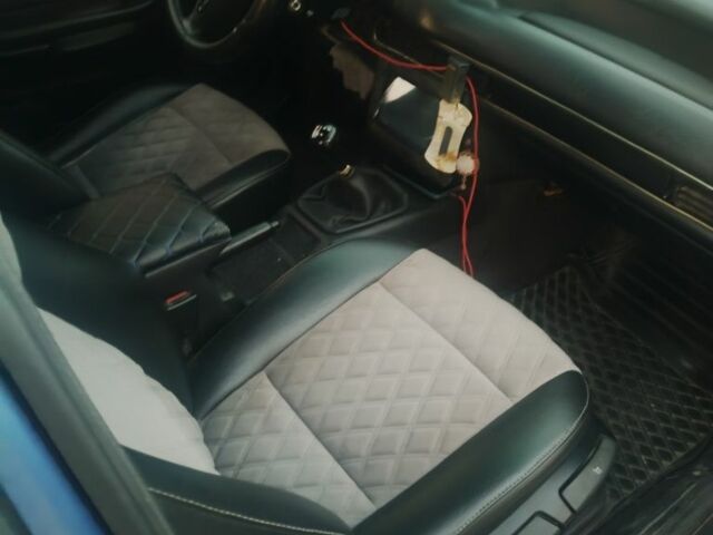 Синий Форд Другая, объемом двигателя 2 л и пробегом 1000 тыс. км за 900 $, фото 4 на Automoto.ua