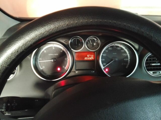 Синій Форд Інша, об'ємом двигуна 1.6 л та пробігом 200 тис. км за 4000 $, фото 4 на Automoto.ua