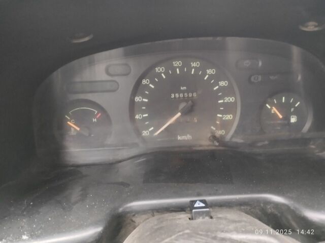 Синий Форд Другая, объемом двигателя 2.5 л и пробегом 300 тыс. км за 1428 $, фото 7 на Automoto.ua