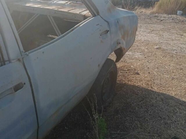 Синій Форд Інша, об'ємом двигуна 1.5 л та пробігом 1000 тис. км за 1700 $, фото 3 на Automoto.ua