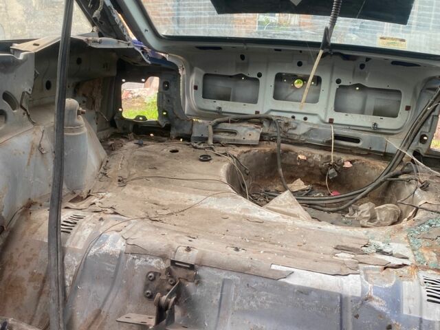 Синий Форд Другая, объемом двигателя 2 л и пробегом 250 тыс. км за 595 $, фото 2 на Automoto.ua