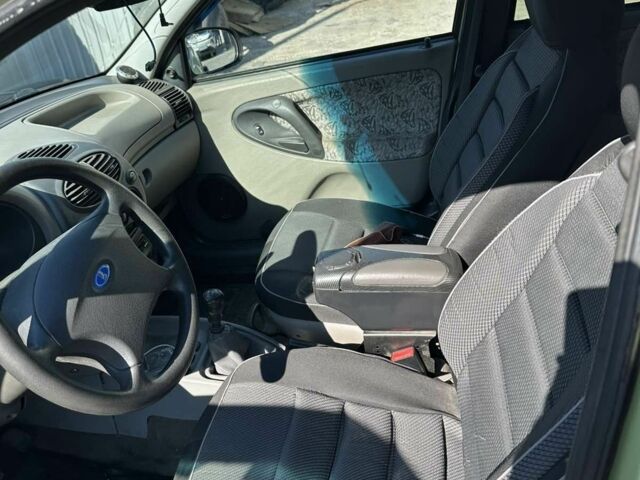 Зеленый Форд Другая, объемом двигателя 1.6 л и пробегом 134 тыс. км за 2600 $, фото 2 на Automoto.ua