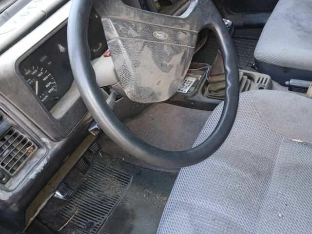 Зеленый Форд Другая, объемом двигателя 1.4 л и пробегом 300 тыс. км за 300 $, фото 3 на Automoto.ua