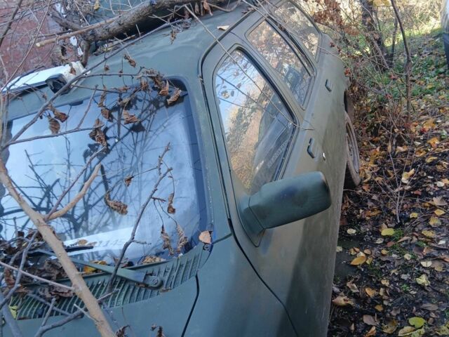 Зеленый Форд Другая, объемом двигателя 1.4 л и пробегом 300 тыс. км за 300 $, фото 1 на Automoto.ua