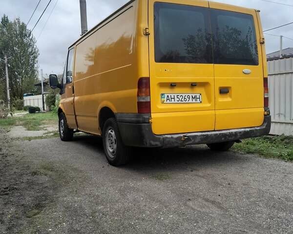 Желтый Форд E-250, объемом двигателя 2 л и пробегом 400 тыс. км за 3000 $, фото 9 на Automoto.ua