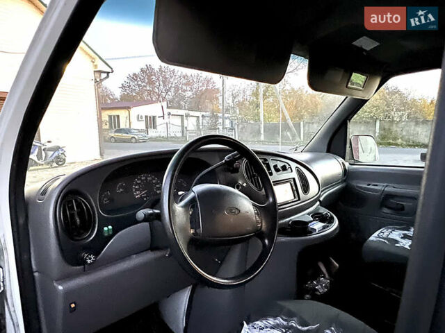 Білий Форд E-350, об'ємом двигуна 5.4 л та пробігом 10 тис. км за 14000 $, фото 15 на Automoto.ua