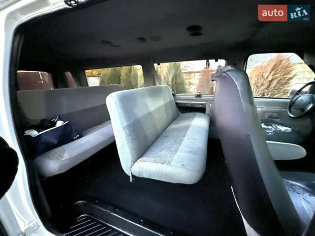 Білий Форд E-350, об'ємом двигуна 5.4 л та пробігом 10 тис. км за 14000 $, фото 17 на Automoto.ua