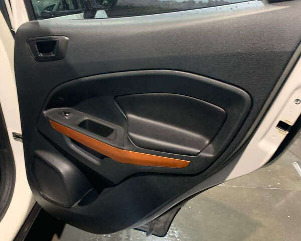 Белый Форд Экоспорт, объемом двигателя 2 л и пробегом 111 тыс. км за 13500 $, фото 5 на Automoto.ua