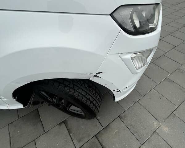 Белый Форд Экоспорт, объемом двигателя 1 л и пробегом 66 тыс. км за 11377 $, фото 2 на Automoto.ua