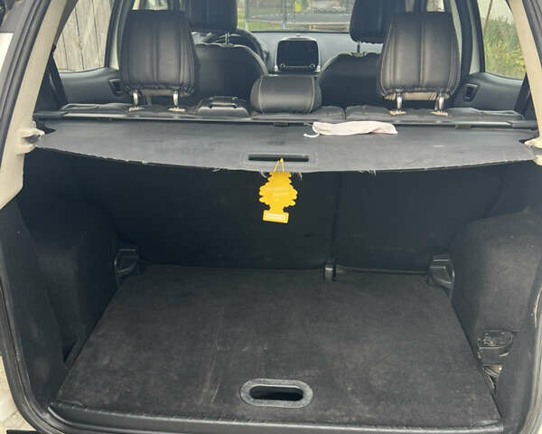 Белый Форд Экоспорт, объемом двигателя 1 л и пробегом 100 тыс. км за 12100 $, фото 7 на Automoto.ua