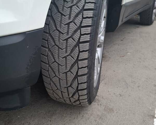 Белый Форд Экоспорт, объемом двигателя 2 л и пробегом 55 тыс. км за 10450 $, фото 8 на Automoto.ua