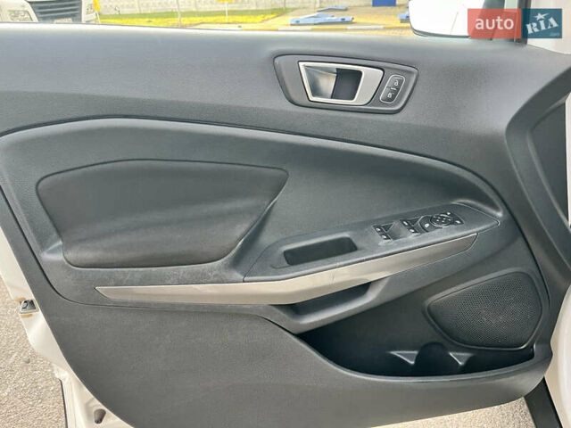 Белый Форд Экоспорт, объемом двигателя 2 л и пробегом 68 тыс. км за 13500 $, фото 31 на Automoto.ua