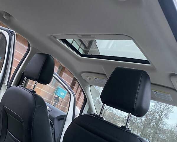 Белый Форд Экоспорт, объемом двигателя 2 л и пробегом 89 тыс. км за 13400 $, фото 17 на Automoto.ua