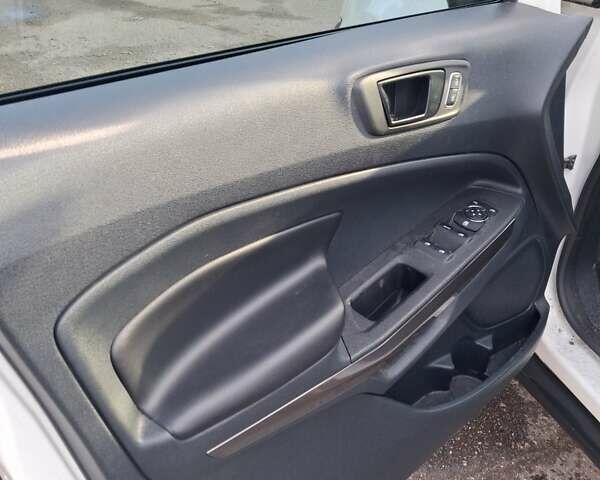 Белый Форд Экоспорт, объемом двигателя 2 л и пробегом 47 тыс. км за 14500 $, фото 25 на Automoto.ua