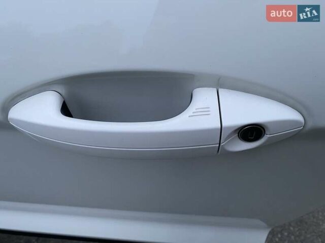 Белый Форд Экоспорт, объемом двигателя 2 л и пробегом 89 тыс. км за 13400 $, фото 27 на Automoto.ua