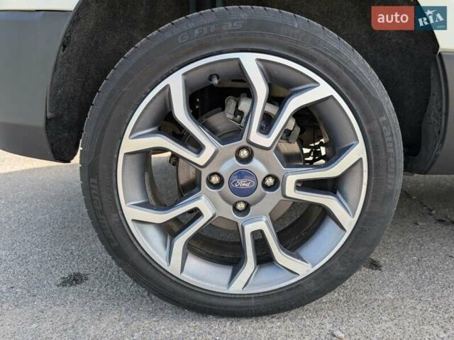 Белый Форд Экоспорт, объемом двигателя 2 л и пробегом 82 тыс. км за 12890 $, фото 8 на Automoto.ua