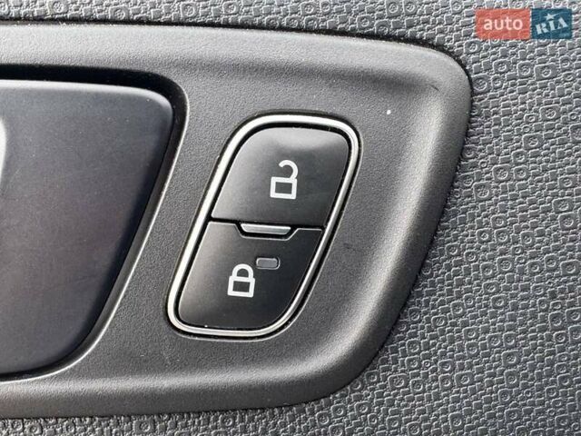 Белый Форд Экоспорт, объемом двигателя 2 л и пробегом 82 тыс. км за 13490 $, фото 16 на Automoto.ua