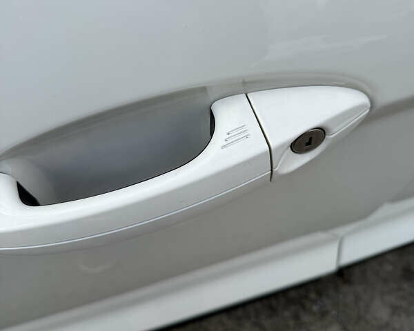 Белый Форд Экоспорт, объемом двигателя 2 л и пробегом 173 тыс. км за 14000 $, фото 6 на Automoto.ua