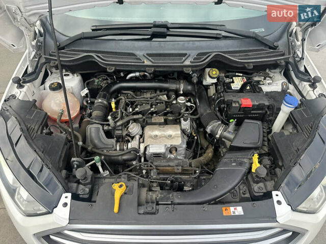 Форд Екоспорт 2020 у Києві на Automoto.ua Білий Форд Екоспорт, об'ємом двигуна 1 л та пробігом 58 тис. км за 12990 $, фото 36 на Automoto.ua