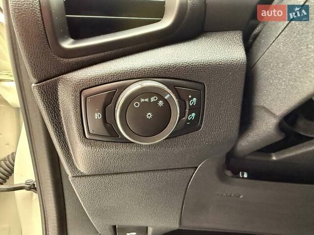 Белый Форд Экоспорт, объемом двигателя 2 л и пробегом 82 тыс. км за 13990 $, фото 16 на Automoto.ua