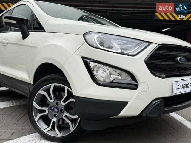 Белый Форд Экоспорт, объемом двигателя 2 л и пробегом 82 тыс. км за 13990 $, фото 1 на Automoto.ua