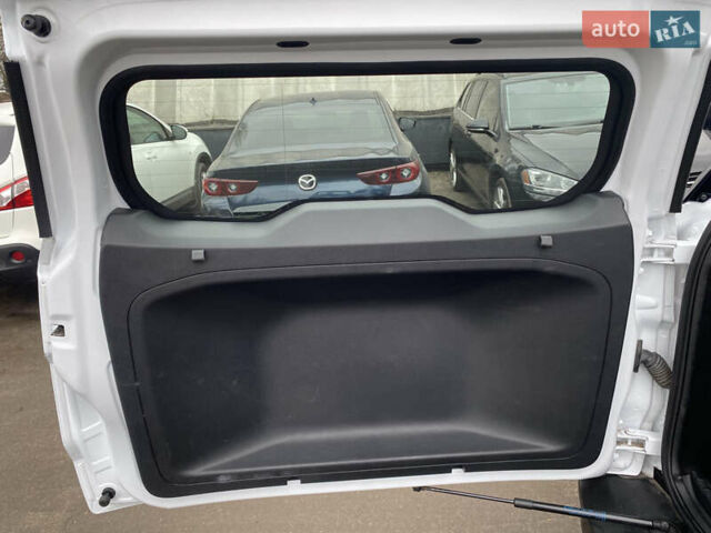 Білий Форд Екоспорт, об'ємом двигуна 1 л та пробігом 45 тис. км за 15900 $, фото 21 на Automoto.ua