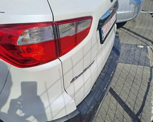 Білий Форд Екоспорт, об'ємом двигуна 1 л та пробігом 46 тис. км за 10500 $, фото 4 на Automoto.ua