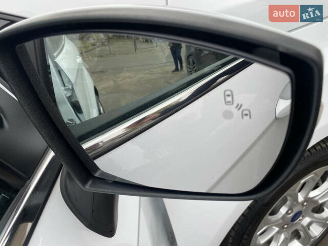 Білий Форд Екоспорт, об'ємом двигуна 1 л та пробігом 45 тис. км за 15900 $, фото 33 на Automoto.ua