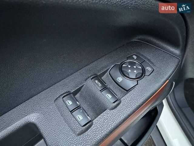 Белый Форд Экоспорт, объемом двигателя 2 л и пробегом 155 тыс. км за 13900 $, фото 15 на Automoto.ua