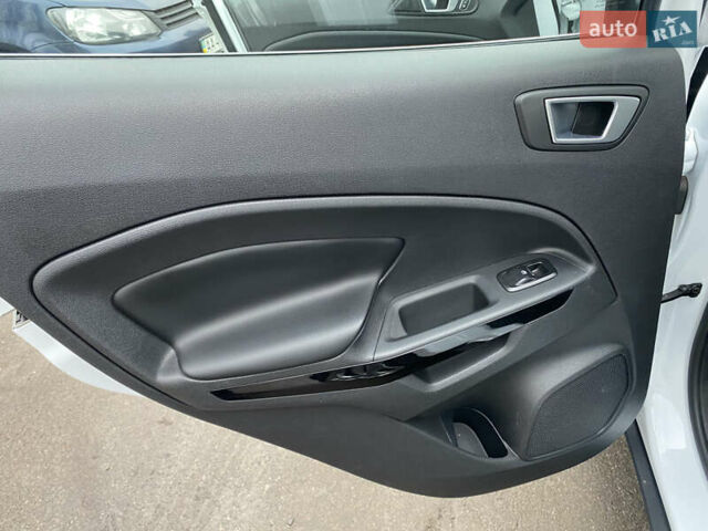 Білий Форд Екоспорт, об'ємом двигуна 1 л та пробігом 45 тис. км за 15900 $, фото 23 на Automoto.ua