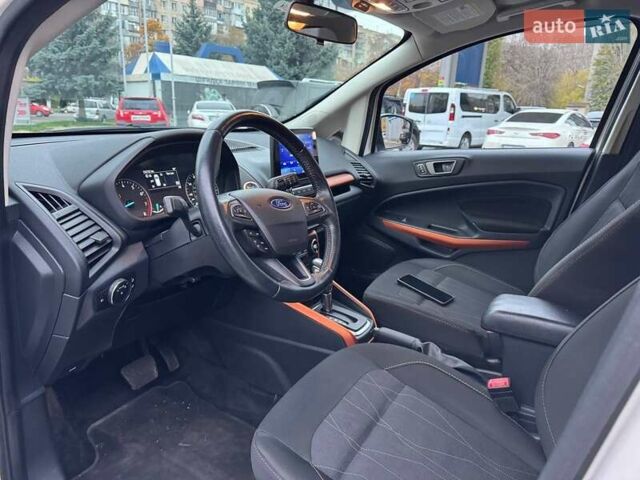 Белый Форд Экоспорт, объемом двигателя 2 л и пробегом 155 тыс. км за 13900 $, фото 10 на Automoto.ua