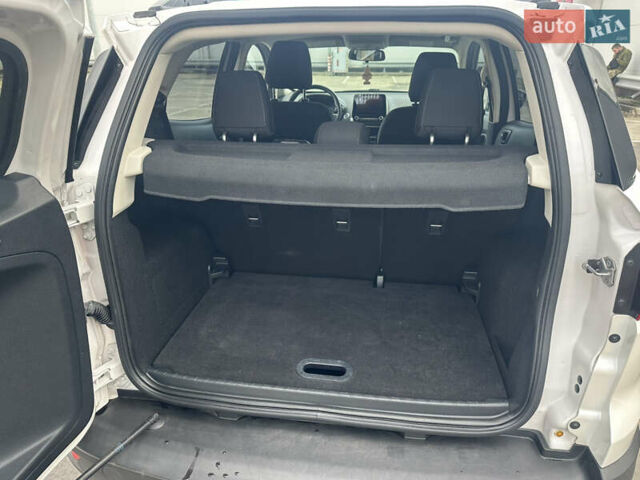 Форд Екоспорт 2020 у Києві на Automoto.ua Білий Форд Екоспорт, об'ємом двигуна 1 л та пробігом 58 тис. км за 12990 $, фото 37 на Automoto.ua