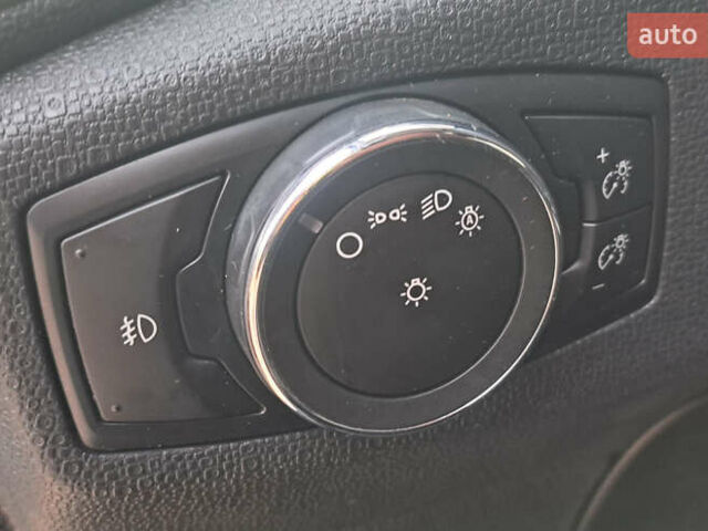 Білий Форд Екоспорт, об'ємом двигуна 2 л та пробігом 93 тис. км за 13600 $, фото 39 на Automoto.ua