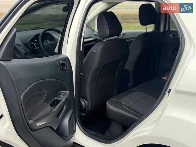 Белый Форд Экоспорт, объемом двигателя 2 л и пробегом 66 тыс. км за 13000 $, фото 12 на Automoto.ua