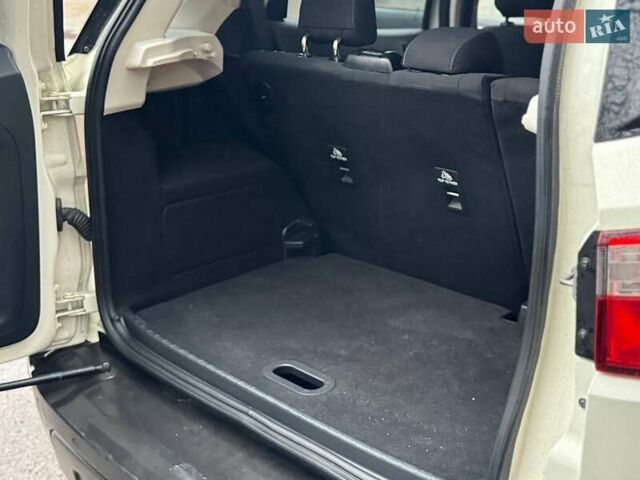 Белый Форд Экоспорт, объемом двигателя 2 л и пробегом 66 тыс. км за 13000 $, фото 23 на Automoto.ua