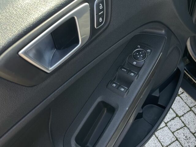 Черный Форд Экоспорт, объемом двигателя 2 л и пробегом 51 тыс. км за 12000 $, фото 6 на Automoto.ua