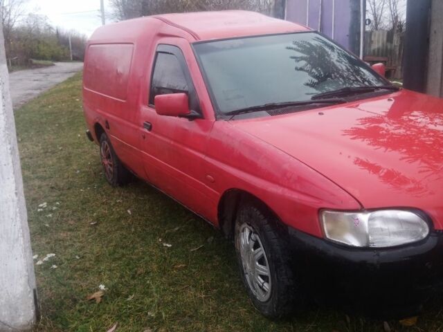 Красный Форд Экоспорт, объемом двигателя 1 л и пробегом 200 тыс. км за 597 $, фото 1 на Automoto.ua