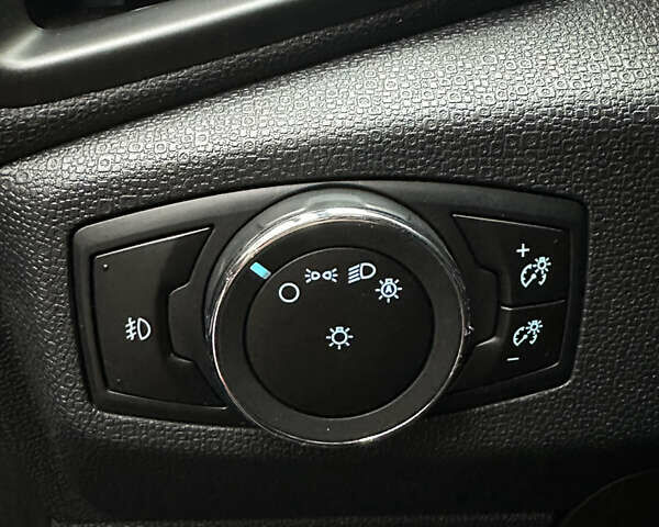 Красный Форд Экоспорт, объемом двигателя 2 л и пробегом 43 тыс. км за 14200 $, фото 22 на Automoto.ua